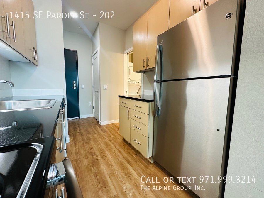 🌿 Modern Tristan 1BR 🌟 Move In by 2/14: Free Rent + Dinner Included! property image