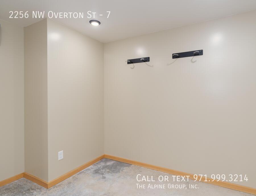 Top Floor Studio Near 23rd! Secure Building! property image