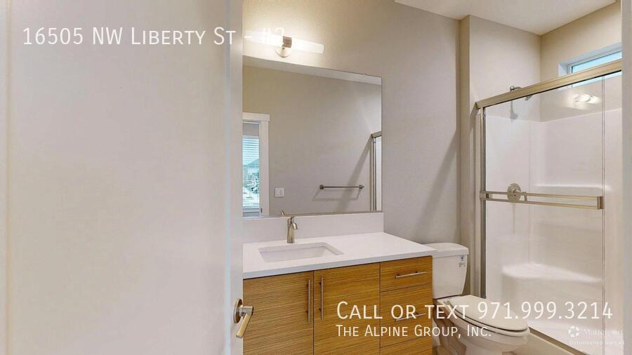 ✨ Brand-New Liberty Duplex – Vaulted Ceilings & Covered Balcony property image