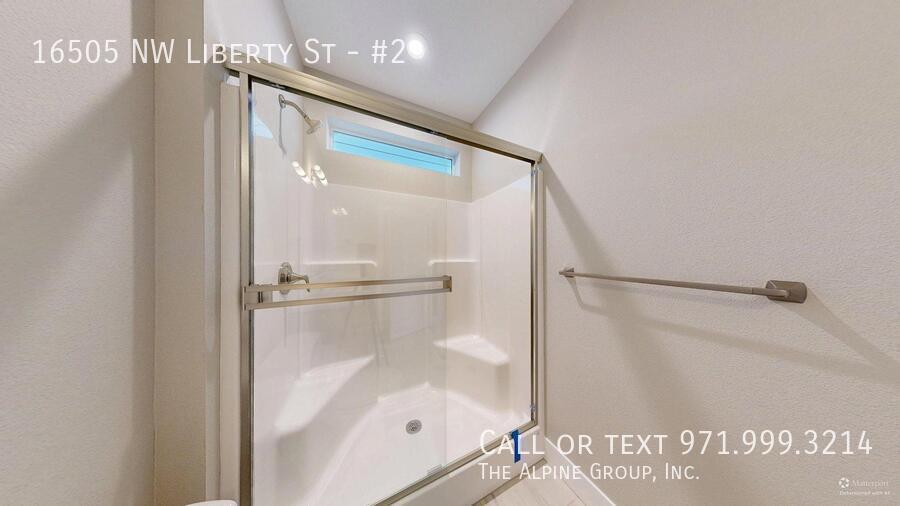✨ Brand-New Liberty Duplex – Vaulted Ceilings & Covered Balcony property image