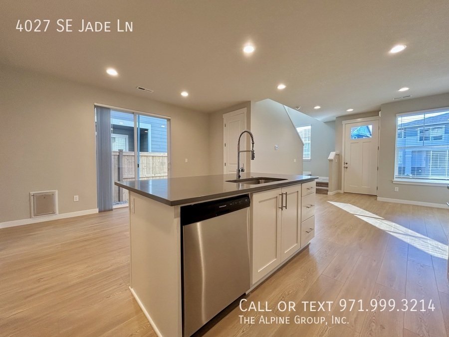 $300 OFF! Move-in by 2.28 |🛋️ Stylish 2024 Build with Dual Primary Suites property image