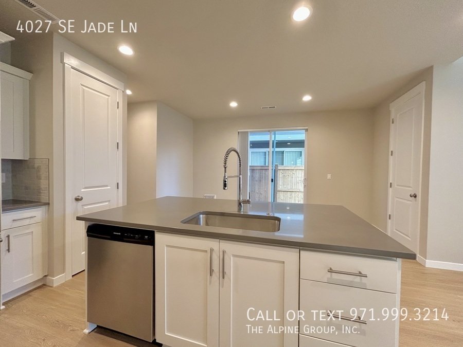 $300 OFF! Move-in by 2.28 |🛋️ Stylish 2024 Build with Dual Primary Suites property image