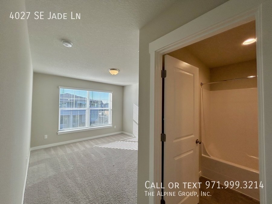 $300 OFF! Move-in by 2.28 |🛋️ Stylish 2024 Build with Dual Primary Suites property image