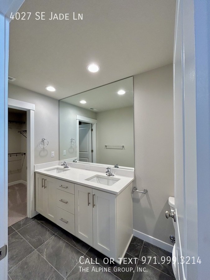 $300 OFF! Move-in by 2.28 |🛋️ Stylish 2024 Build with Dual Primary Suites property image