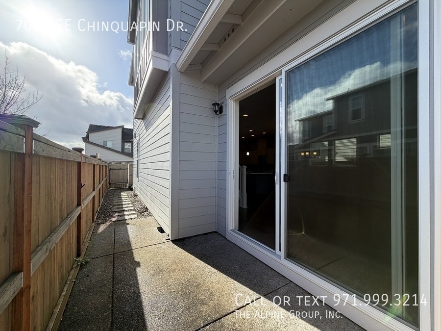 ✨ Corner Lot Beauty in Reedsville Crossing – 3BR + 2.5BA property image