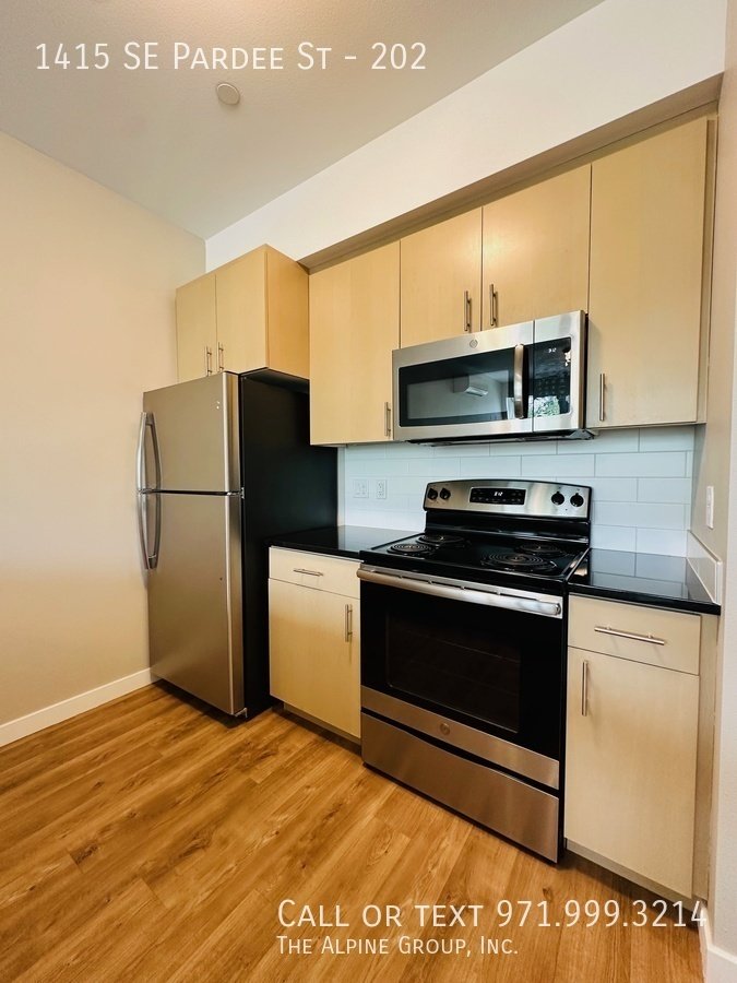 🏠 A Fresh Start — On Us (First + Last FREE!) 🌿 Modern Tristan 1BR property image