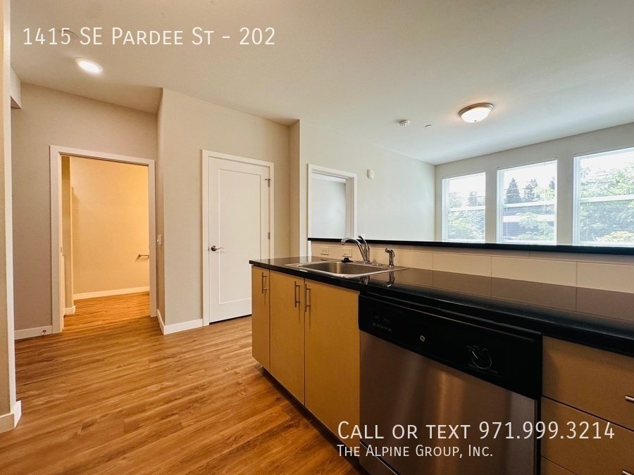 🏠 A Fresh Start — On Us (First + Last FREE!) 🌿 Modern Tristan 1BR property image