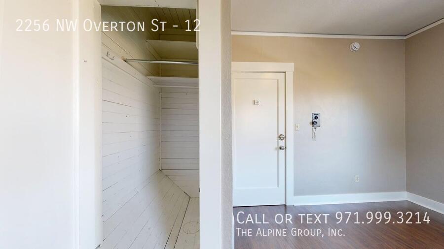 Studio on NW 23rd | 💫 Timeless Charm in a Secure Building property image