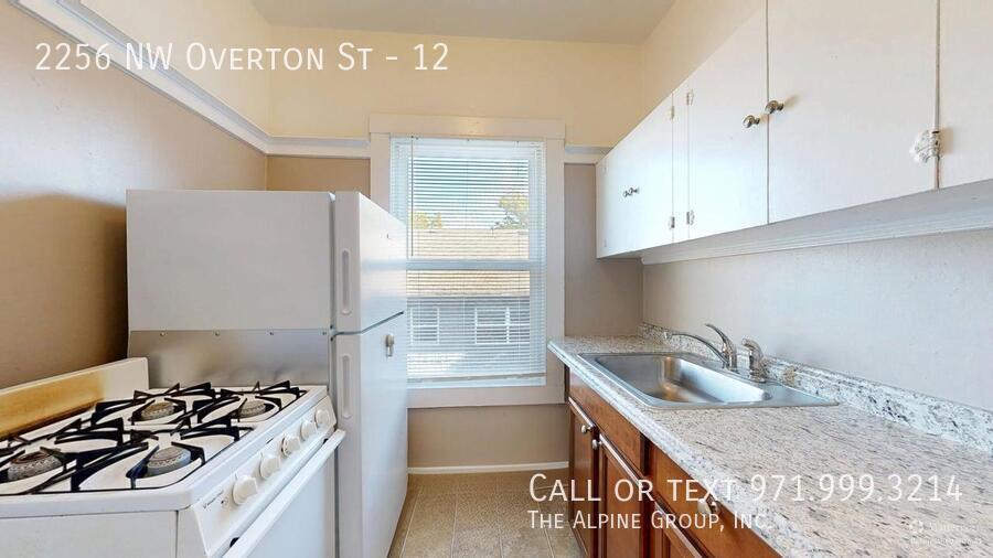 Studio on NW 23rd | 💫 Timeless Charm in a Secure Building property image