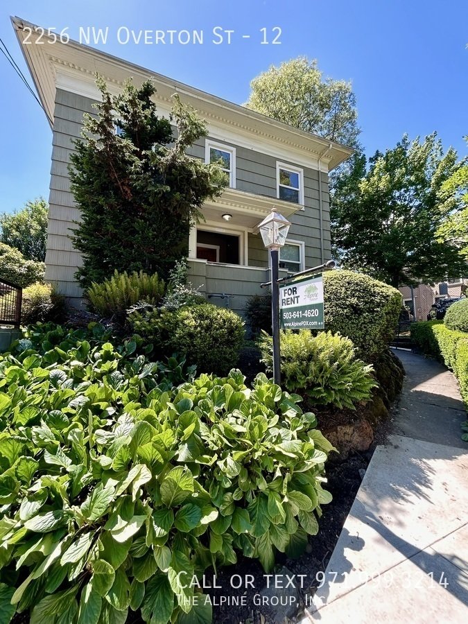 Studio on NW 23rd | 💫 Timeless Charm in a Secure Building property image