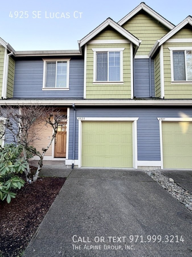 🧺 Washer/Dryer Included + Brand-New Carpet 🔑 Move-In Ready Milwaukie Condo property image