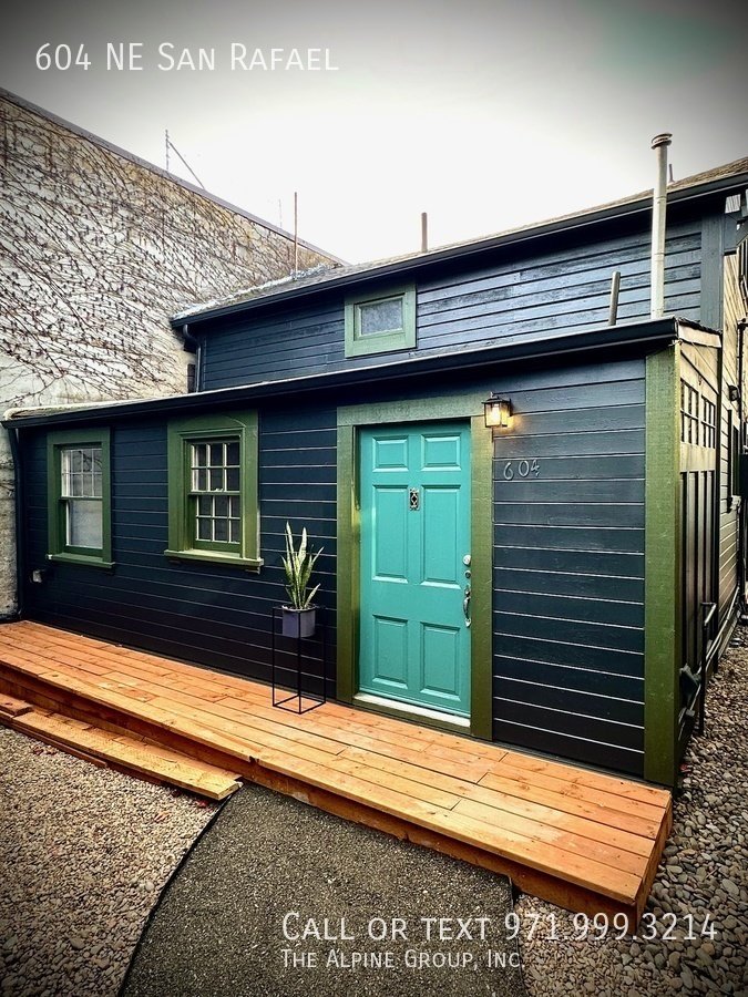 🔥 ½ Off First Month – Charming Irvington Carriage House (Move by 3/14!) property image