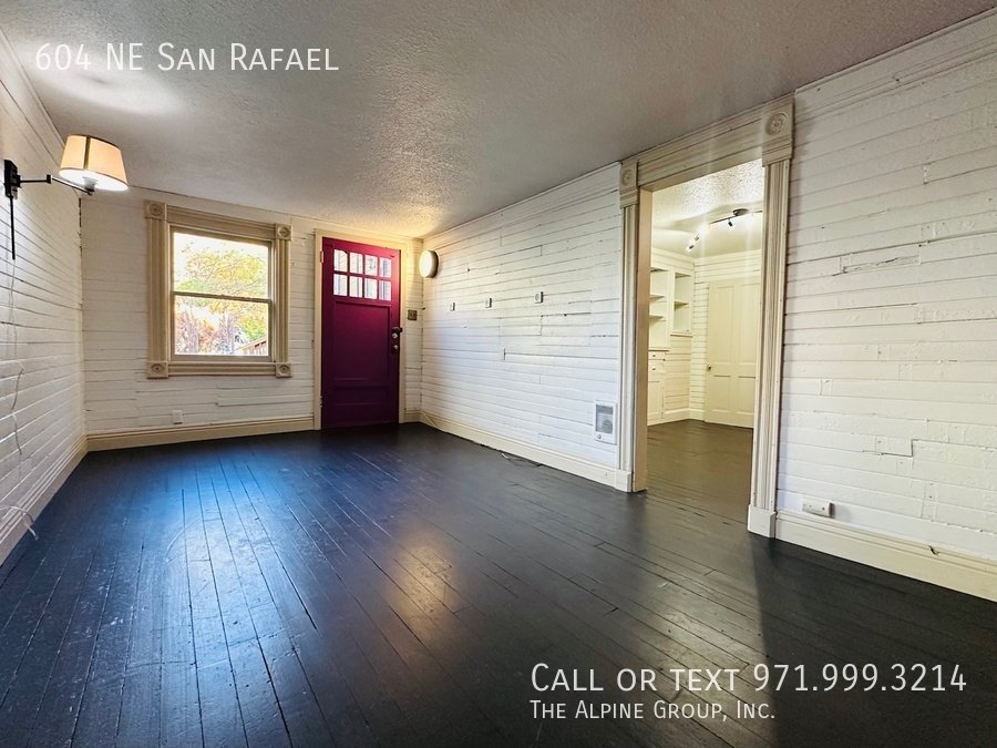 🔥 ½ Off First Month – Charming Irvington Carriage House (Move by 3/14!) property image