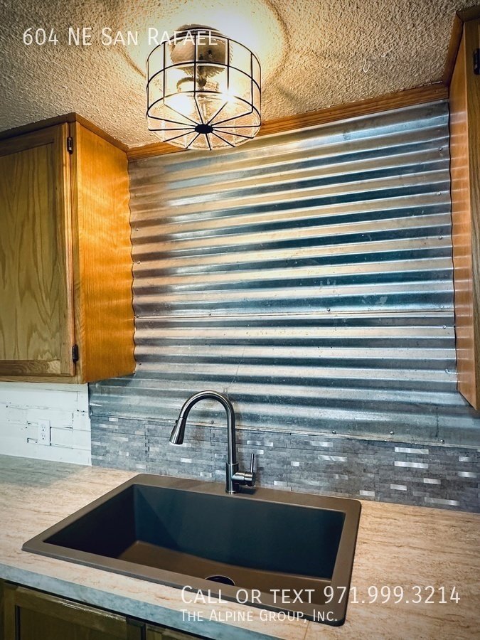 🔥 ½ Off First Month – Charming Irvington Carriage House (Move by 3/14!) property image