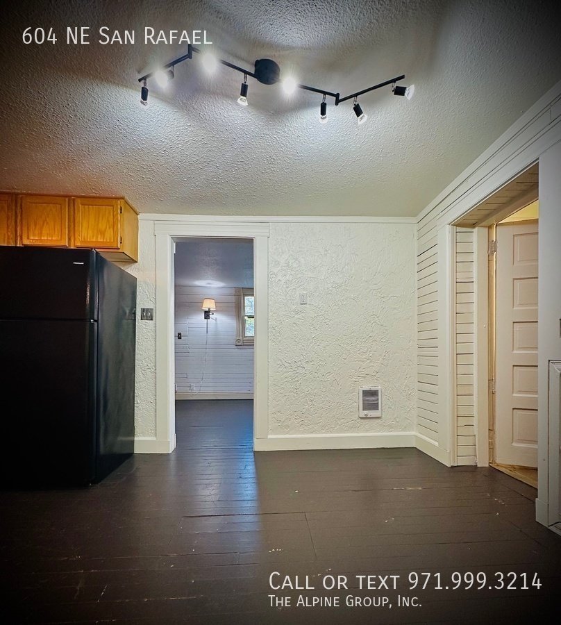 🔥 ½ Off First Month – Charming Irvington Carriage House (Move by 3/14!) property image