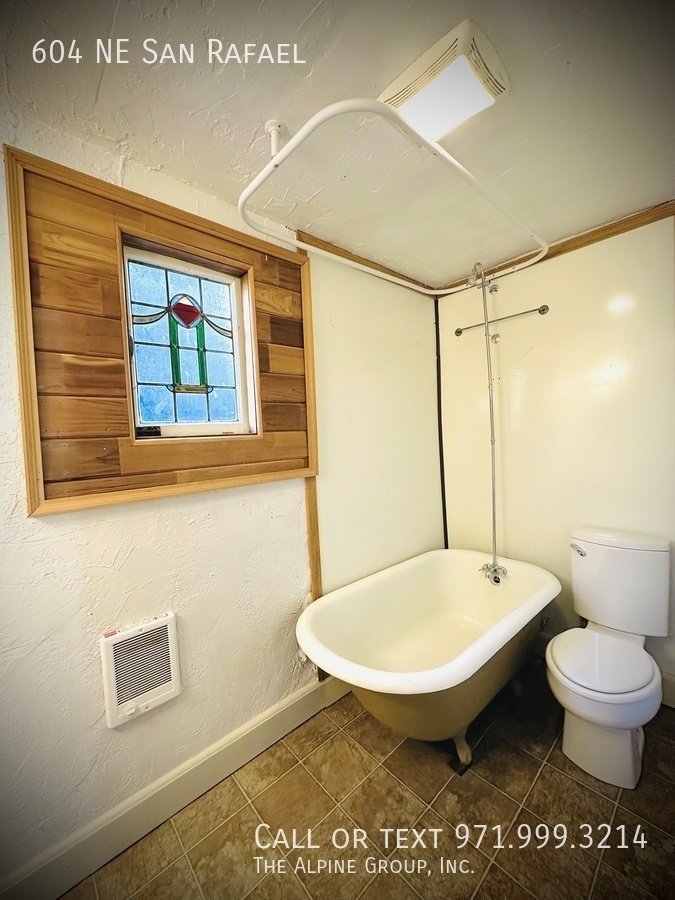 🔥 ½ Off First Month – Charming Irvington Carriage House (Move by 3/14!) property image