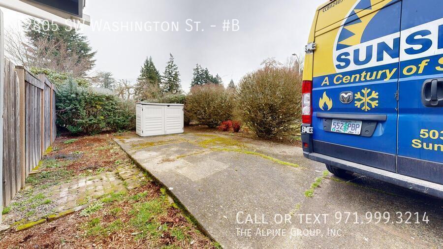🚗 Studio Living Made Easy – 2-Car Driveway + Storage! property image