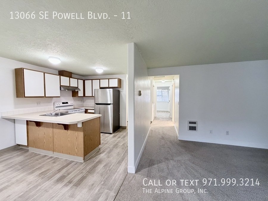 🔑 One Month FREE – Bright Top-Floor Retreat with Parking property image