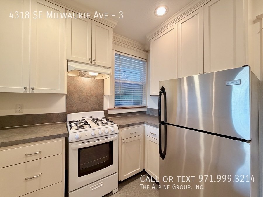 🏡 Cozy Studio 🔥 Built-In Storage | $300 OFF property image