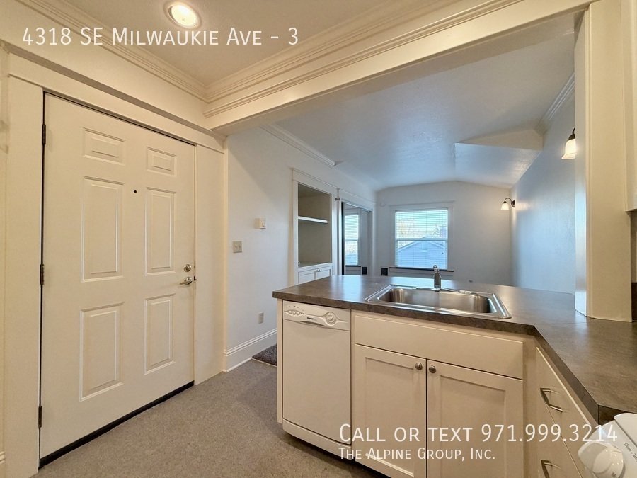 🏡 Cozy Studio 🔥 Built-In Storage | $300 OFF property image