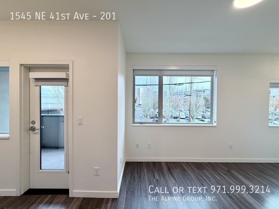 🔑 6–18 Month Leases Available + Rent Specials! |🏡 41 Central Studio! property image