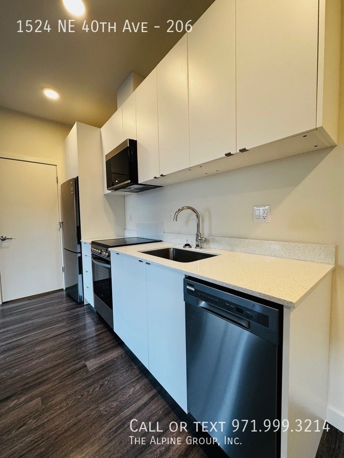 📅 Flexible Leases + Apply by 3/8 for FREE Rent!|🌟 Meridian 40: In-Unit Laundry property image