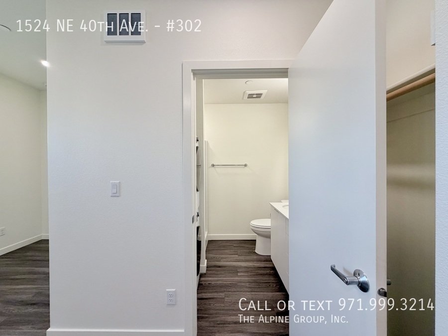 🌟 Lease Your Way: 6–18 Months + Rent Specials!|🏡 Top Level Living & Prime Location at Meridian 40 property image