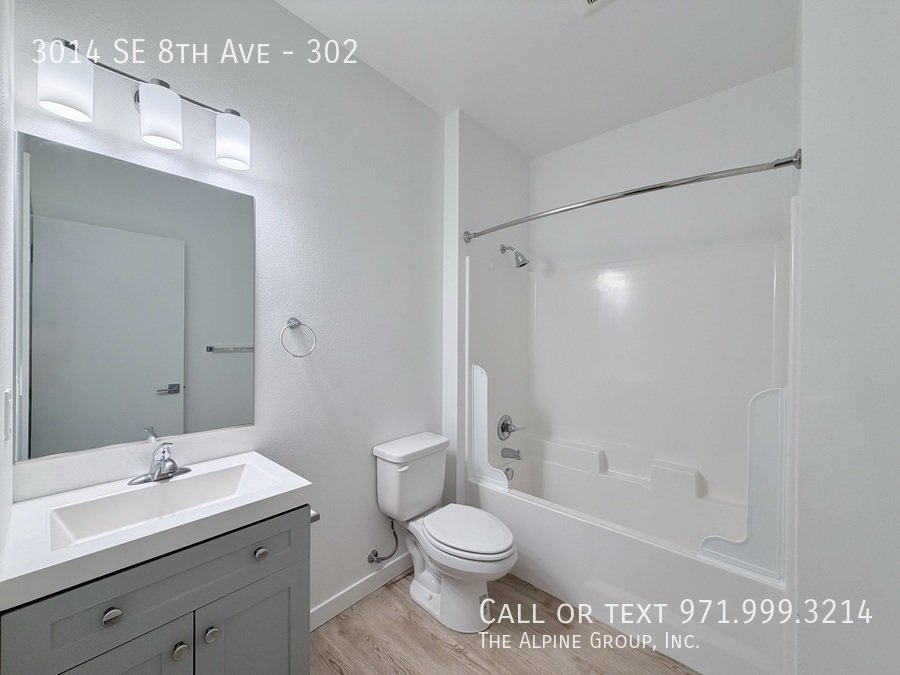 1 MONTH FREE | Bright 1BR in Walkable Brooklyn – In‑Unit Laundry property image