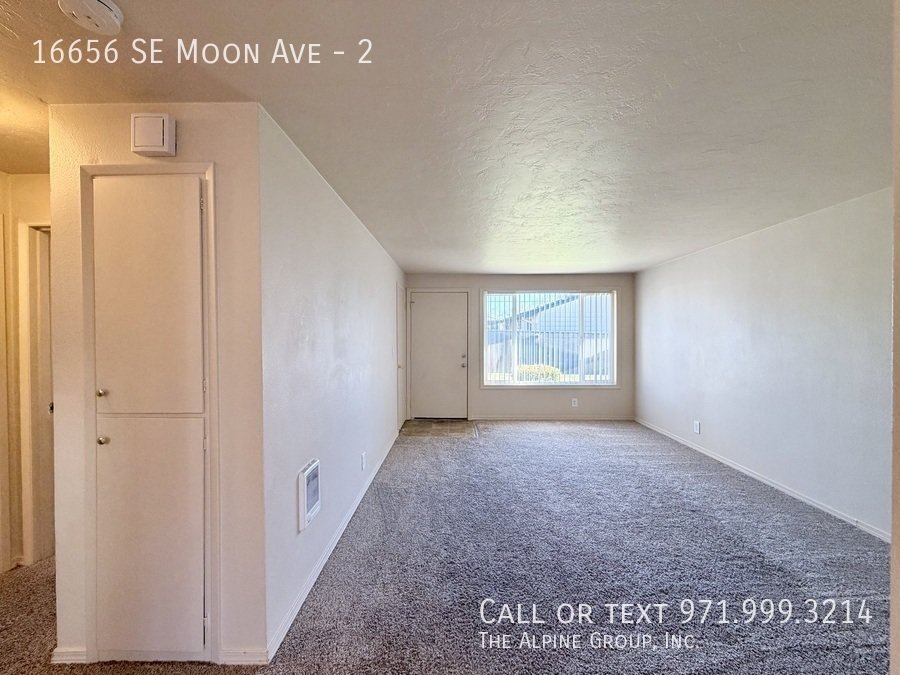 ✨ $500 OFF 1st Month – Apply by 3/16! Cozy Milwaukie 2-Bed property image