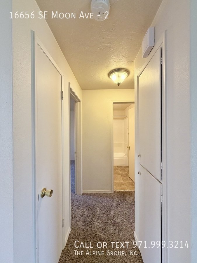 ✨ $500 OFF 1st Month – Apply by 3/16! Cozy Milwaukie 2-Bed property image