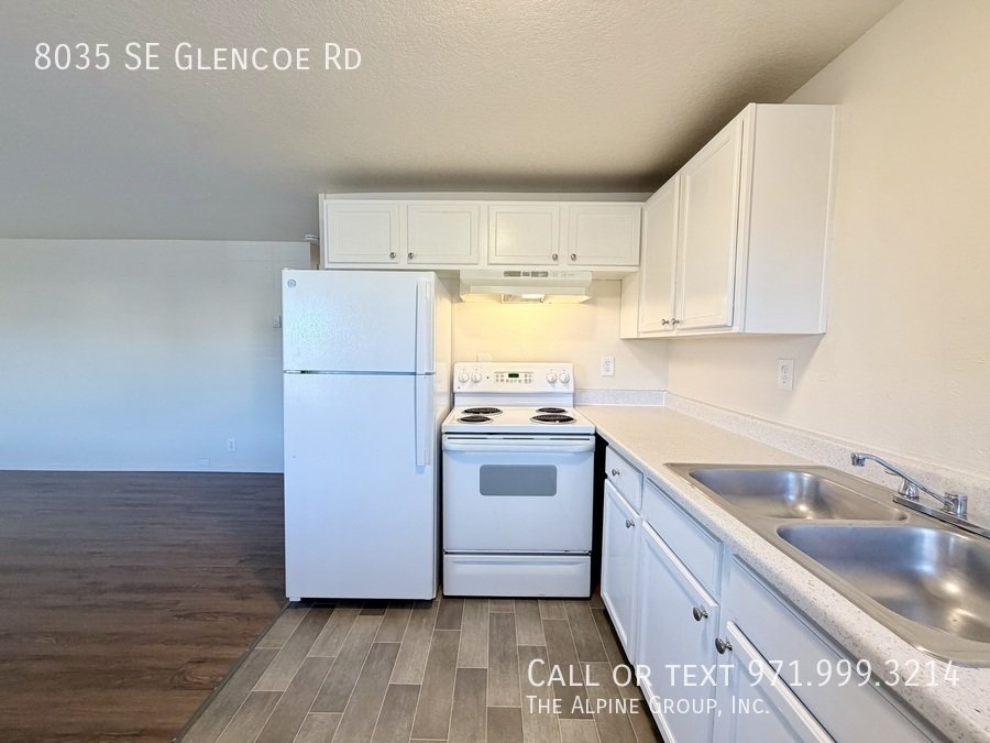 🔑First Month FREE w/ 12-Mos Lease| 2-Bedroom in Milwaukie - W/S/G is included! property image