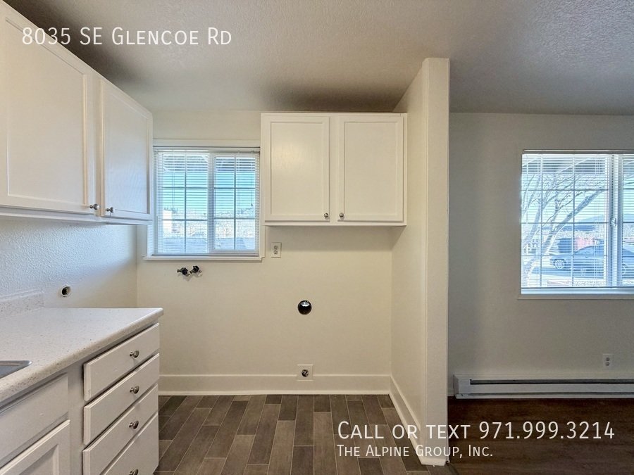 🔑First Month FREE w/ 12-Mos Lease| 2-Bedroom in Milwaukie - W/S/G is included! property image