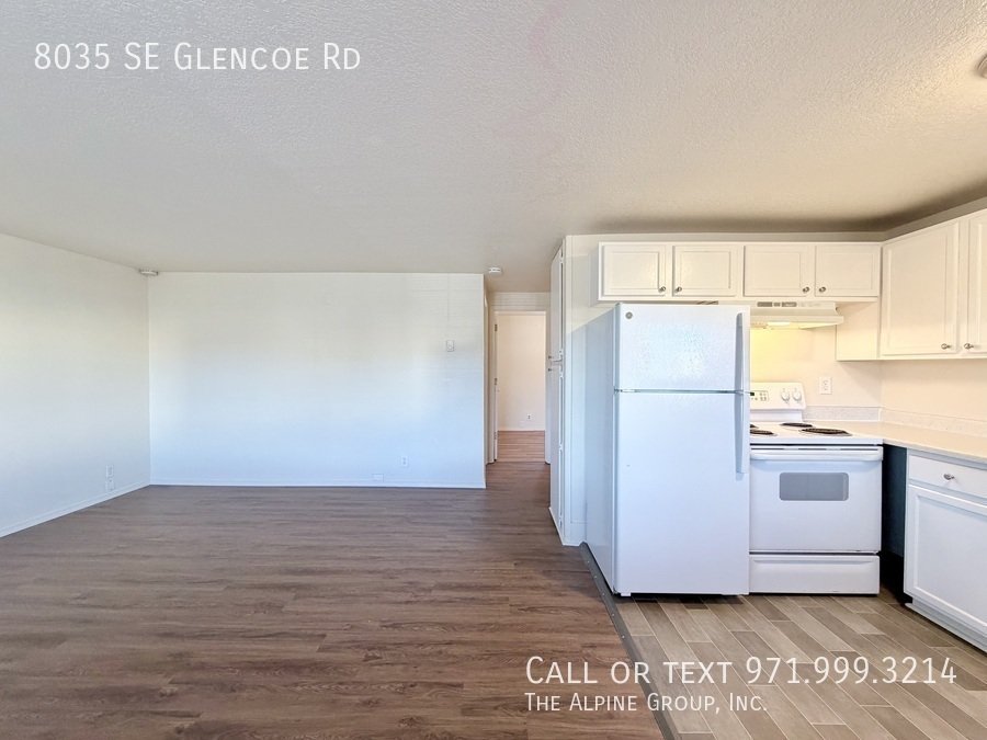 🔑First Month FREE w/ 12-Mos Lease| 2-Bedroom in Milwaukie - W/S/G is included! property image