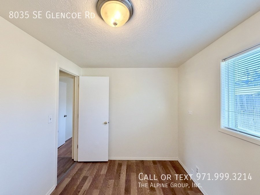 🔑First Month FREE w/ 12-Mos Lease| 2-Bedroom in Milwaukie - W/S/G is included! property image