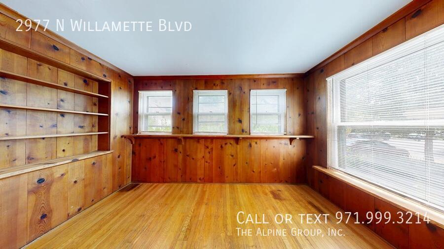 Charming Updated Home with River Views in North Portland 🌿 property image