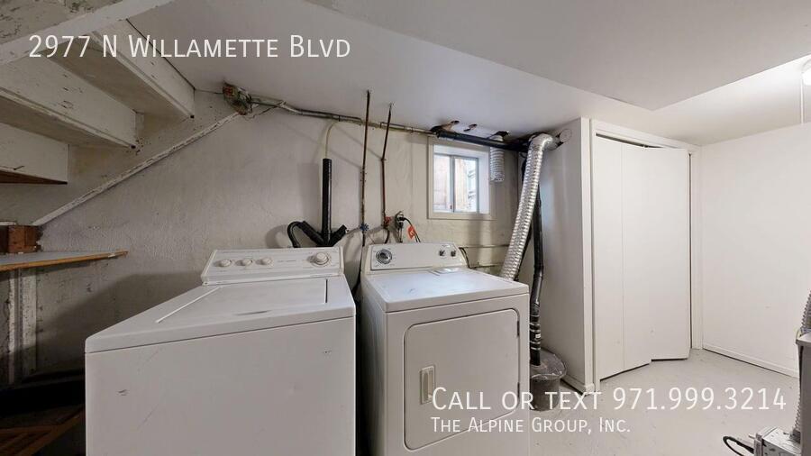 Charming Updated Home with River Views in North Portland 🌿 property image