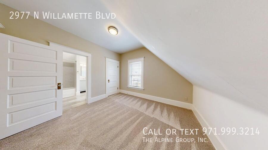 Charming Updated Home with River Views in North Portland 🌿 property image