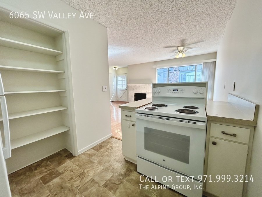 Townhome‑Style 2 Bedroom / 1.5 Bath in a Small 4‑Unit Community! property image