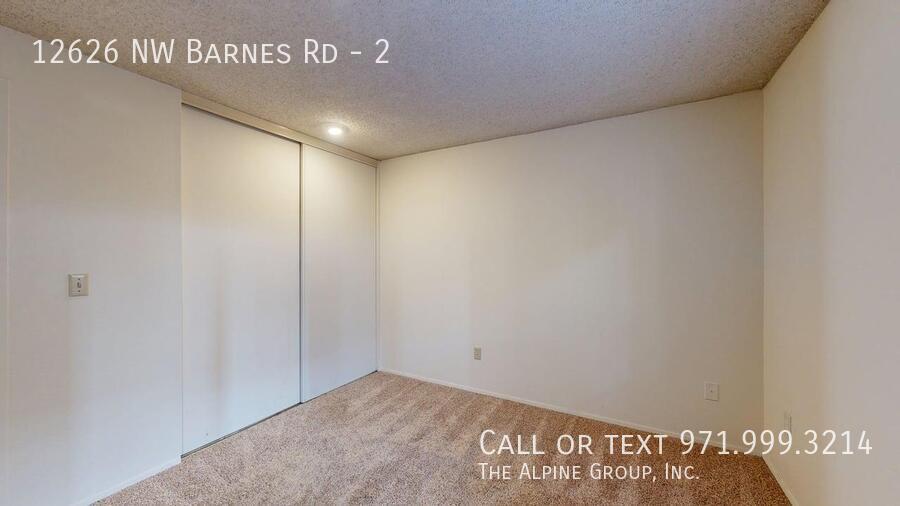 🌿 Westlake Village Condo – Ground‑Floor Living in a Peaceful Community property image