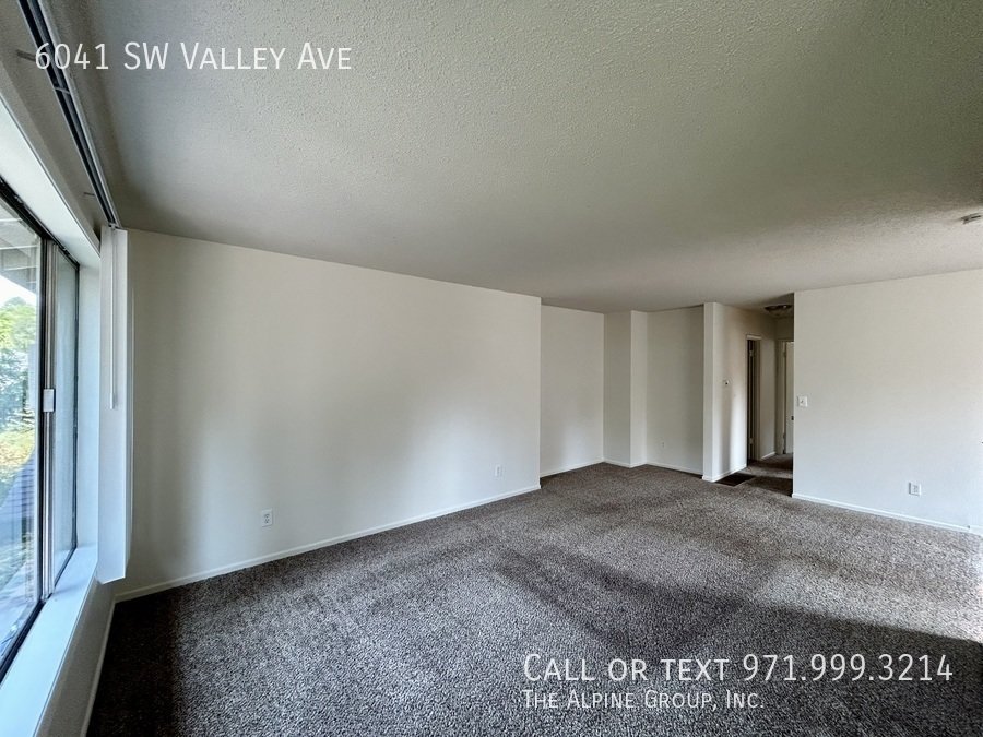 🚗 2BR Apartment with Garage & Great Natural Light property image