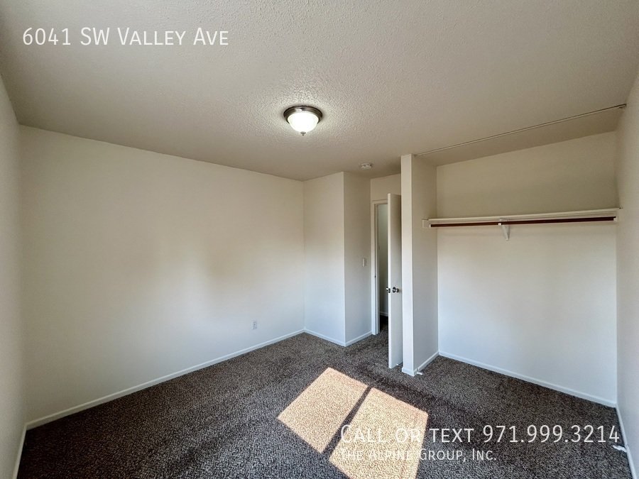 🚗 2BR Apartment with Garage & Great Natural Light property image