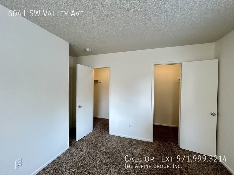 🚗 2BR Apartment with Garage & Great Natural Light property image