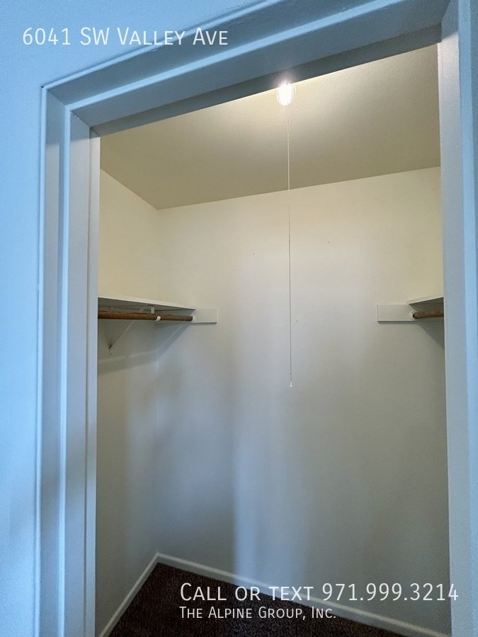 🚗 2BR Apartment with Garage & Great Natural Light property image