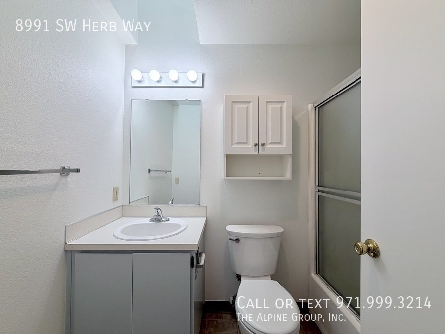 🌿 Peaceful Cul-de-Sac 3-Bedroom - Private Yard & Stream Views! property image