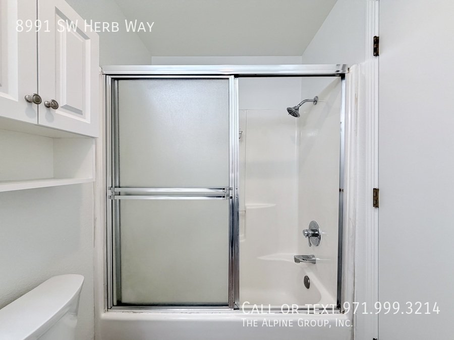 🌿 Peaceful Cul-de-Sac 3-Bedroom - Private Yard & Stream Views! property image