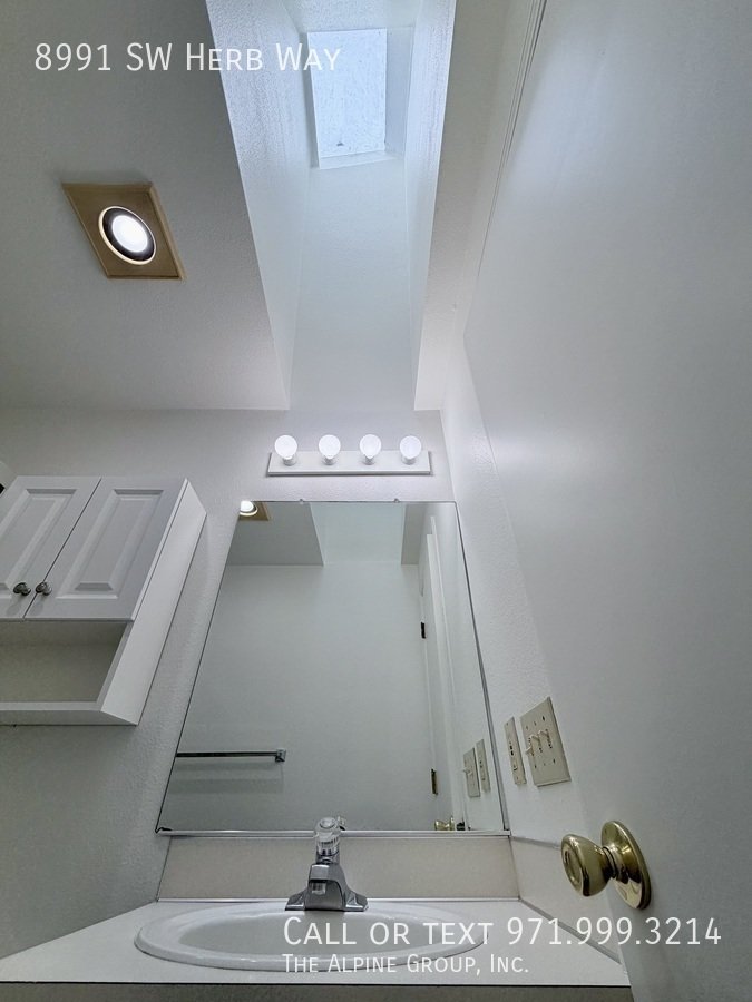 🌿 Peaceful Cul-de-Sac 3-Bedroom - Private Yard & Stream Views! property image