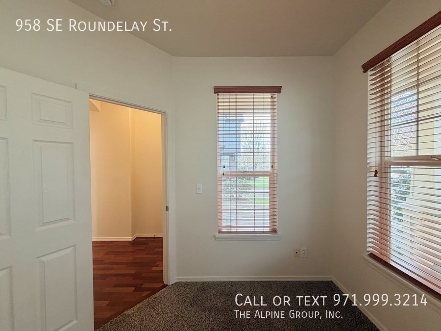 🌞 Bright 3-Bedroom Home – Washer/Dryer Included! property image