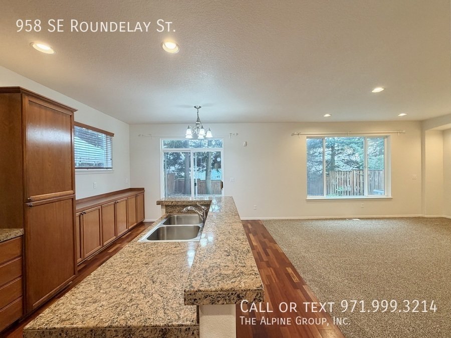 🌞 Bright 3-Bedroom Home – Washer/Dryer Included! property image