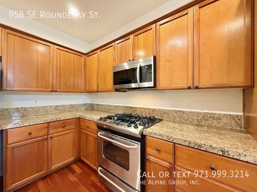 🌞 Bright 3-Bedroom Home – Washer/Dryer Included! property image