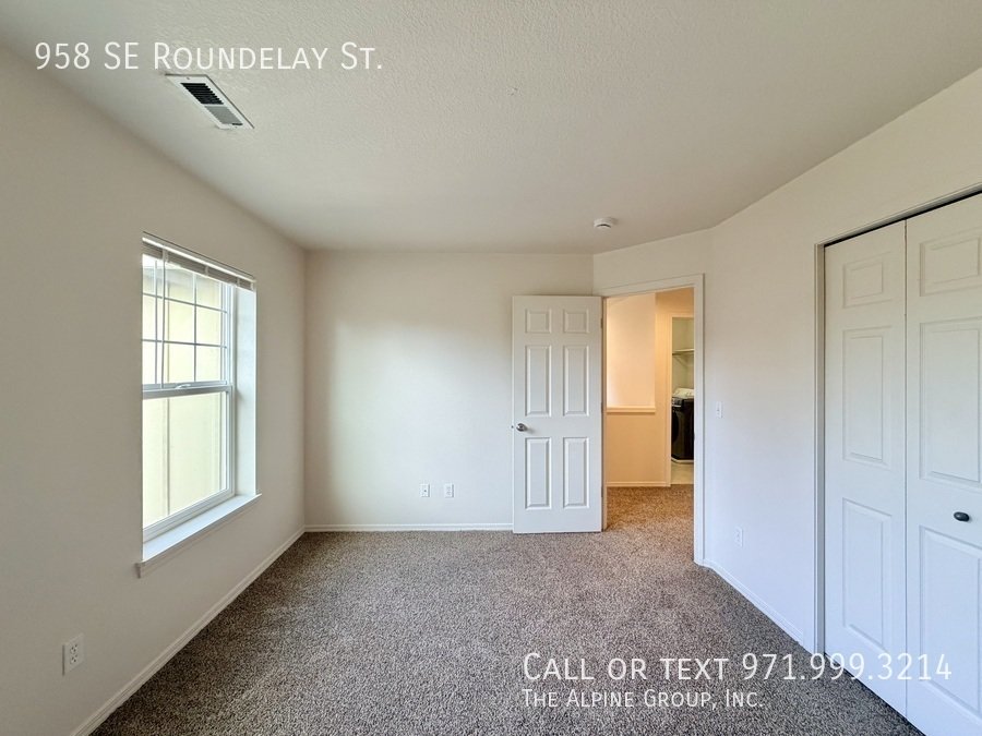 🌞 Bright 3-Bedroom Home – Washer/Dryer Included! property image